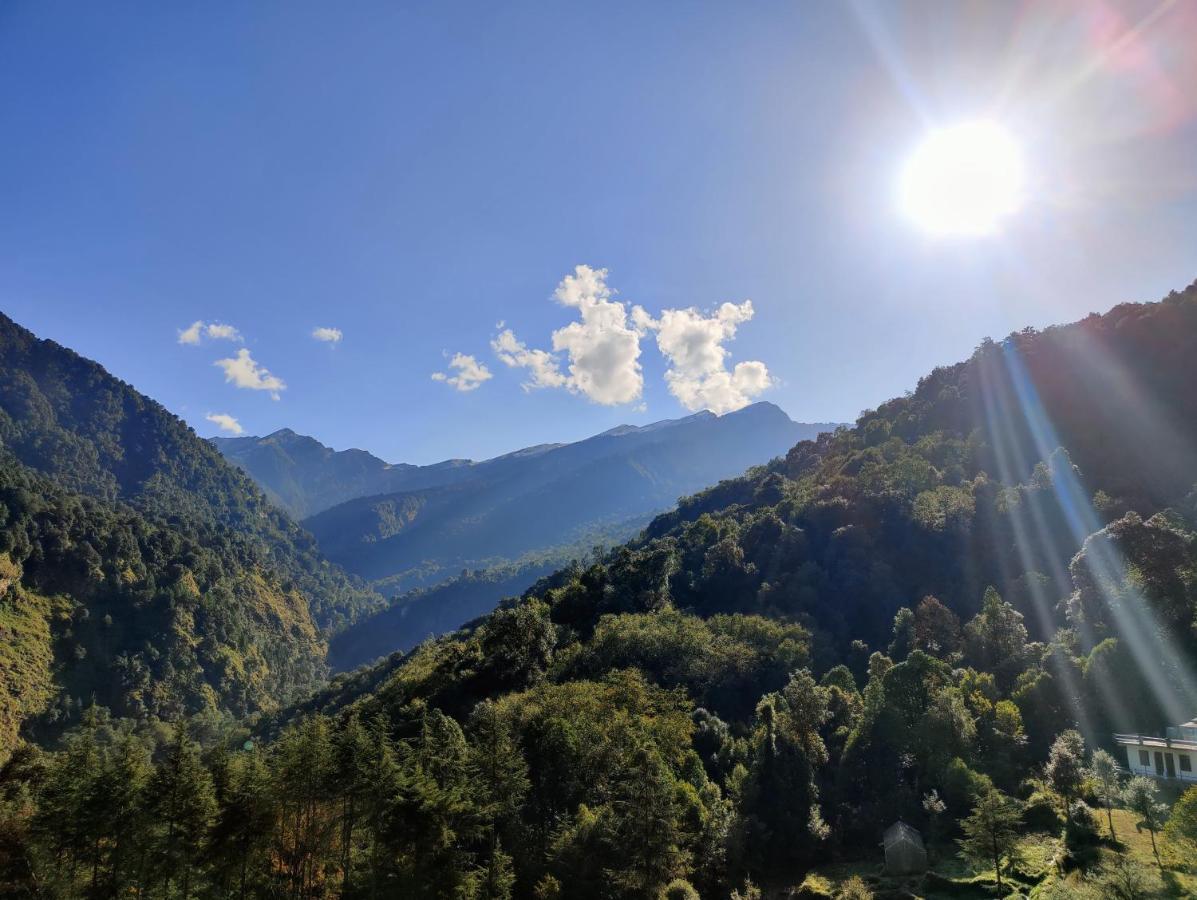 Отель The Bunker House Chopta Экстерьер фото
