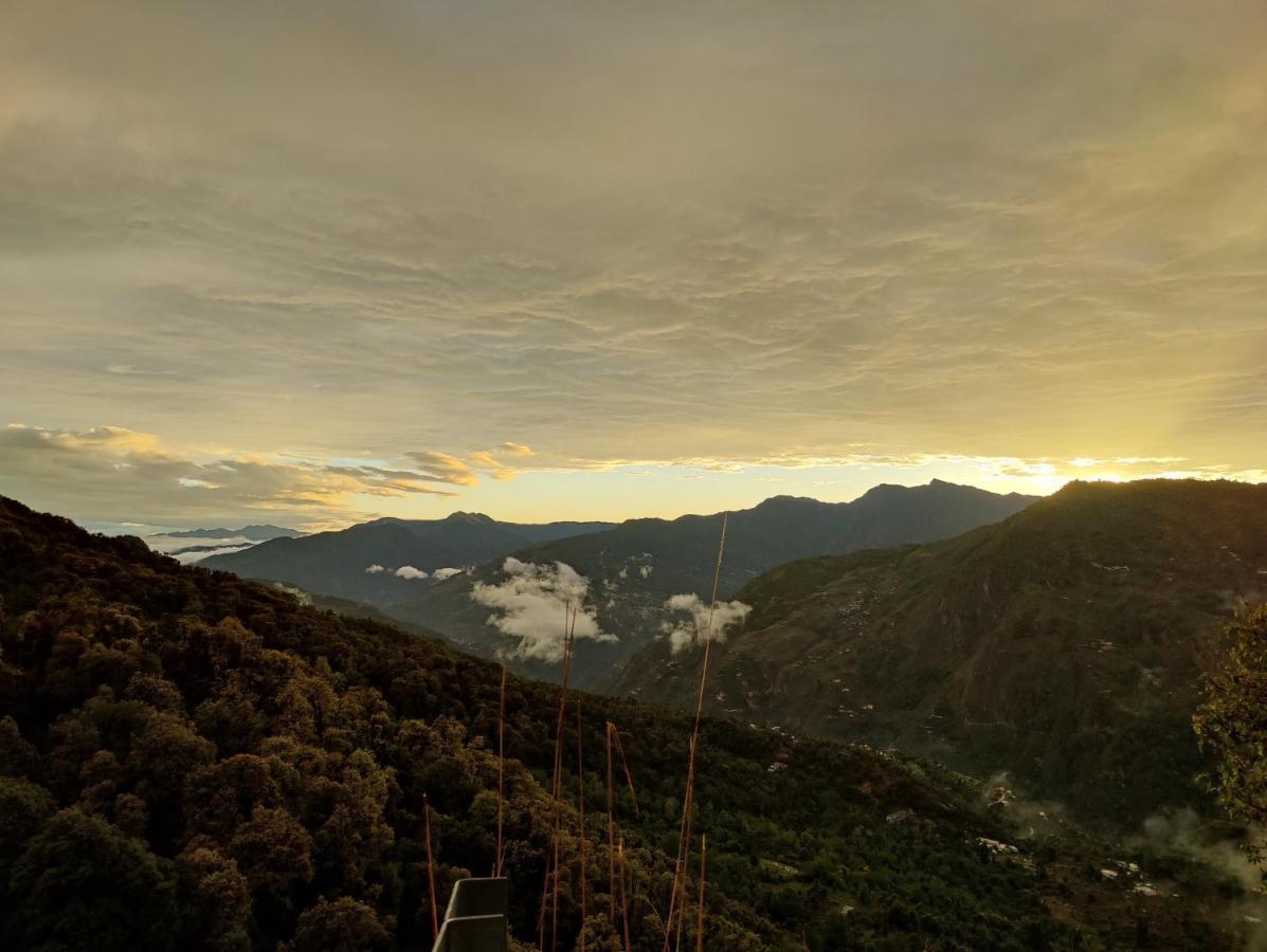 Отель The Bunker House Chopta Экстерьер фото